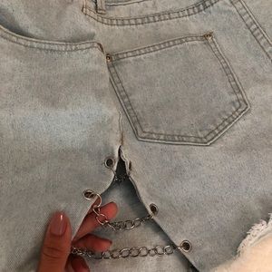 Pretty Little Thing mini skirt